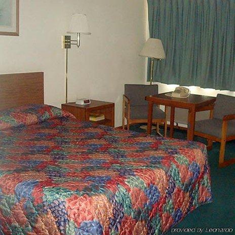 Anderson Chesterfield Travel Inn Daleville Rum bild
